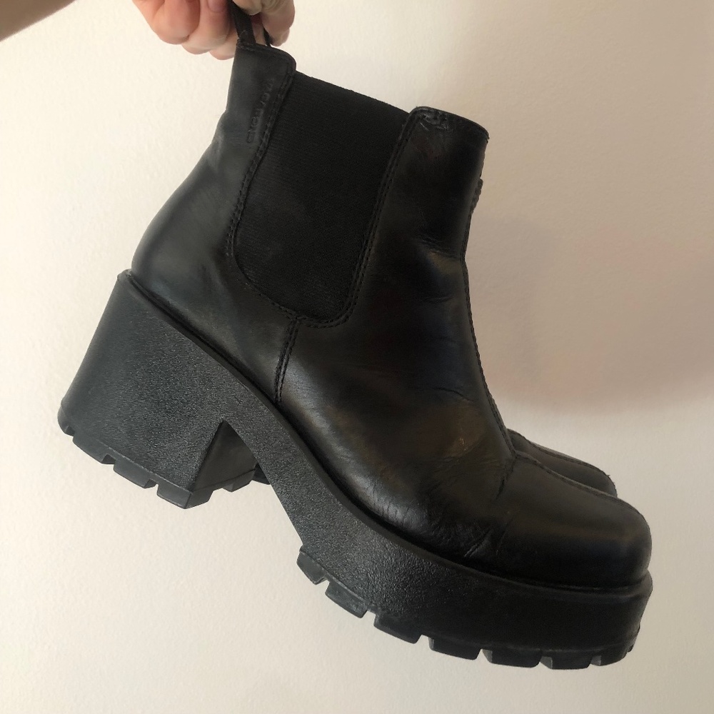 Vagabond Dioon Chelsea Platform Boots